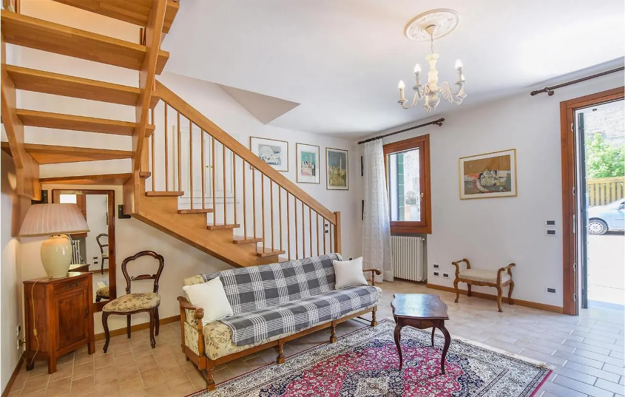 Beautiful Home In Montemerlo With Kitchen Villa Marin Nyaraló